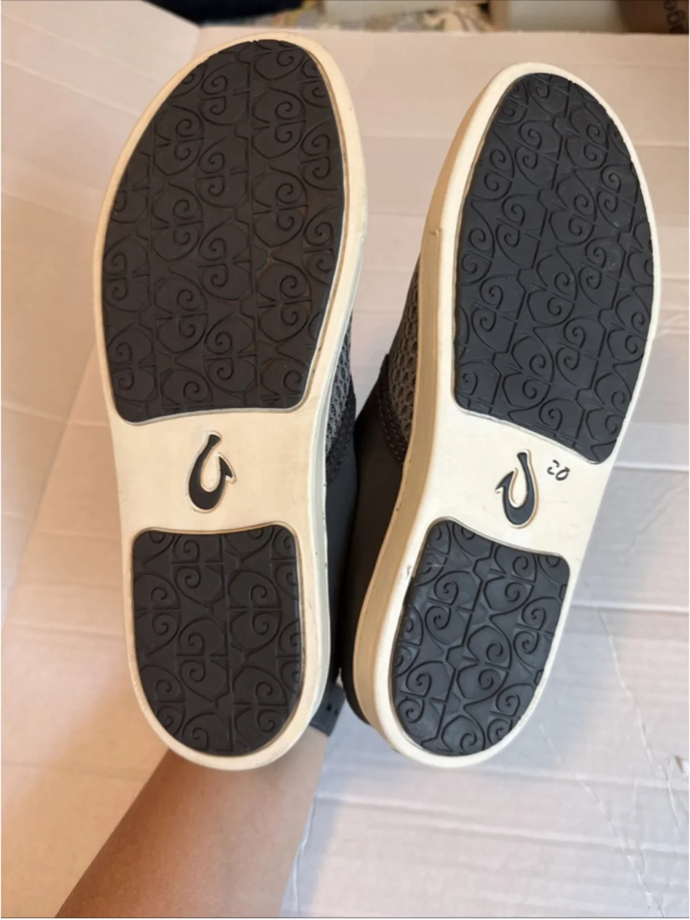 NWT Olukai Pehuea Charcoal Women’s 7.5 Slip On Shoes Comfort Sneakers